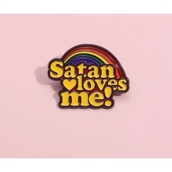 3/20 Stan Loves Me Enamel Pin - Picture 1 of 1